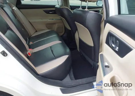 2015 Nissan Altima 2.5 S из США, поврежденный, VIN 1N4AL3AP9FN316314